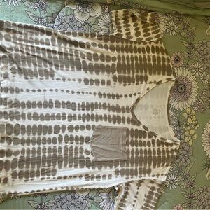 Kyte Baby women’s relaxed V Neck Tee size Large